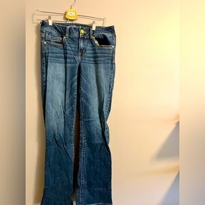 Women’s American Eagle Jeans  - Size 8 - 
Color: Blue